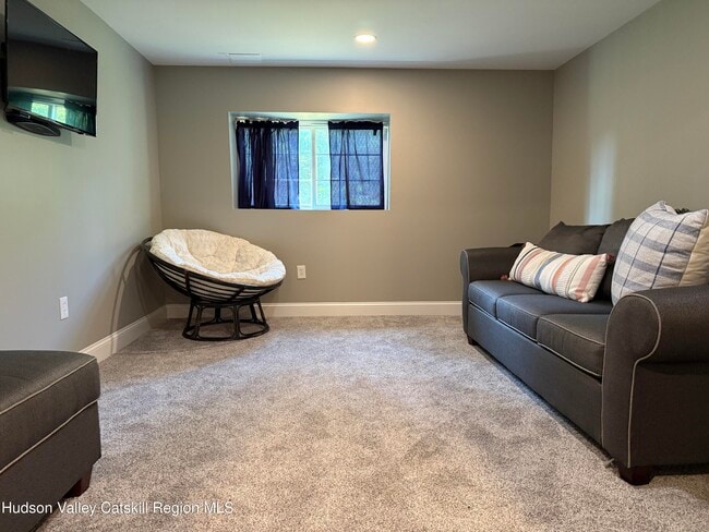Building Photo - 7 Hammerstone Ln