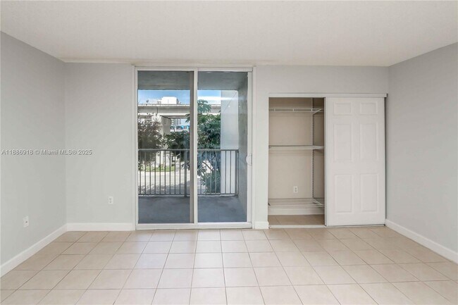 Building Photo - 850 N Miami Ave