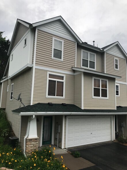Exterior 2 - 2641 New Century Pl E