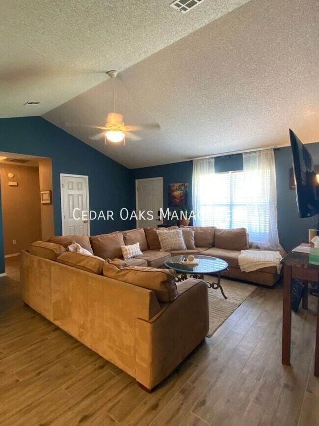 Building Photo - 1139 S Camellia Ln