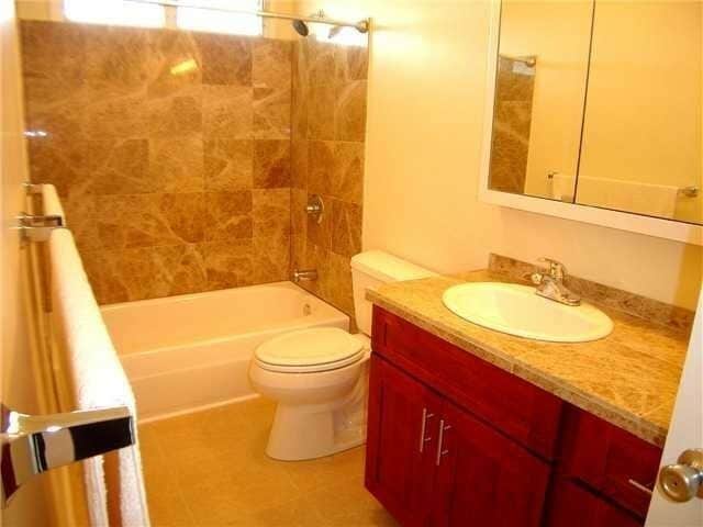 Building Photo - Aiea - Ridgeway BII 3 bedroom townhome