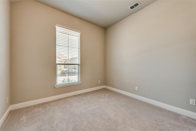 Building Photo - 725 Boardwalk Way