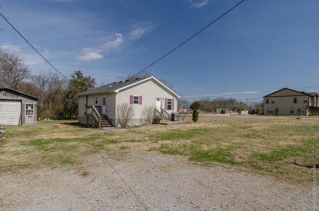 Building Photo - 112 Bellvue Dr