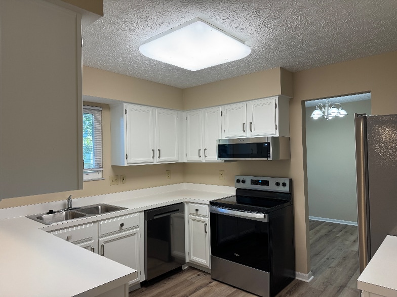 Building Photo - 7726 Farmsbury Dr