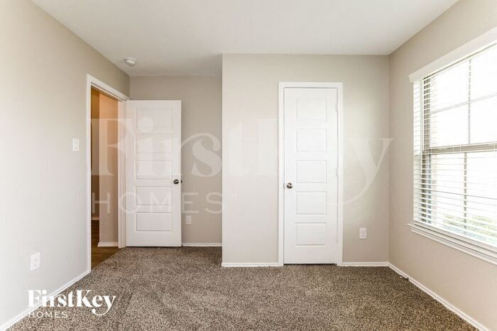 Building Photo - 334 Jewett Meadow Dr