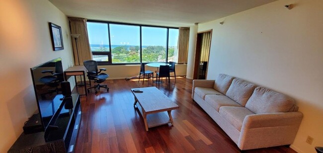 Building Photo - $2,850.00, Furnished, 850 Sft. 1-Bedroom/1...