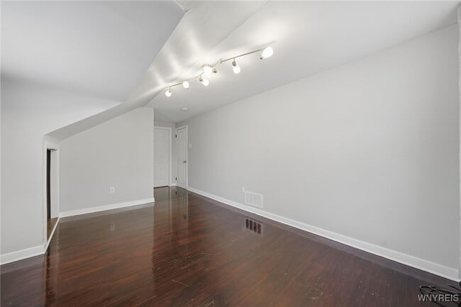 Building Photo - 151 Conant Dr