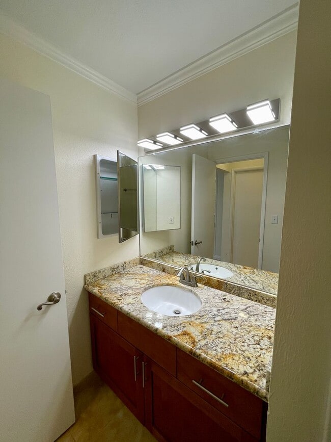 Building Photo - Upgraded Townhome at Hokulani in Kailua