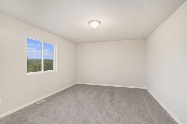 Building Photo - Newly Constructed Five Bedroom Home in Por...