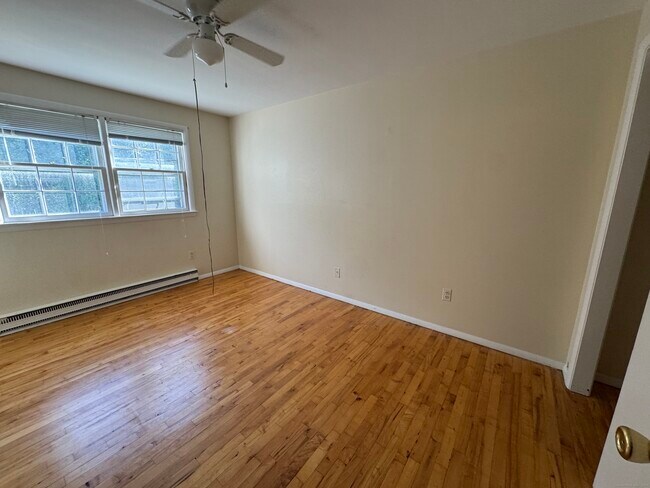 Building Photo - 617 Millville Ave