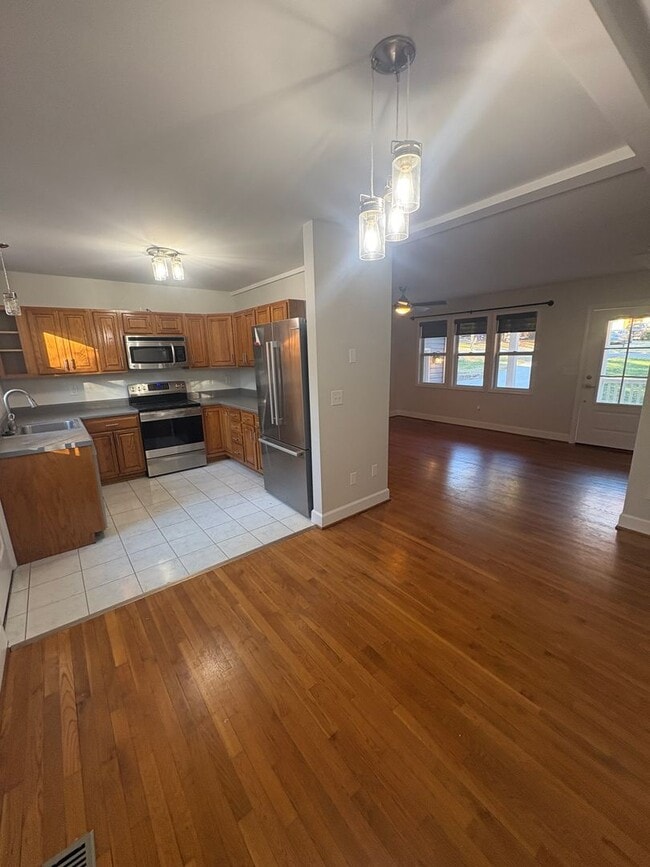 Building Photo - 1414 Ashburton Rd