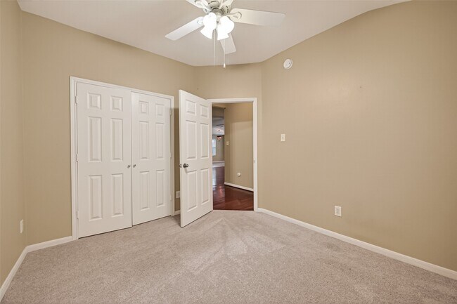 Building Photo - 6922 Summer Bridge Ln