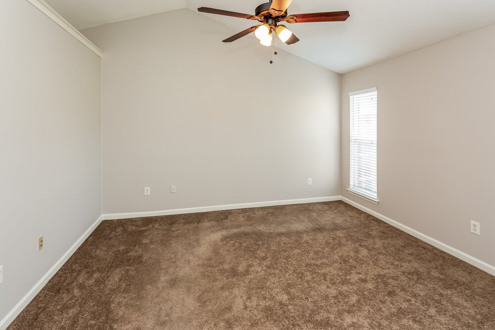 Building Photo - 10894 Carter Ln Cove