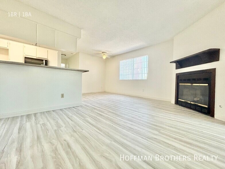 Building Photo - 10346 Commerce Ave