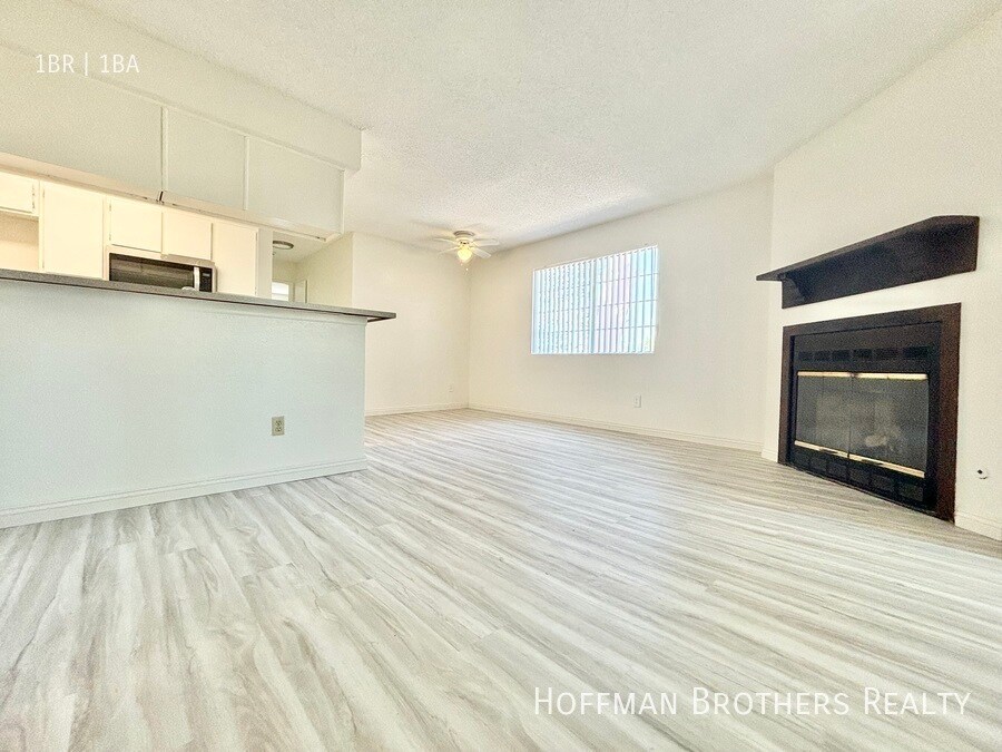 Building Photo - 10346 Commerce Ave