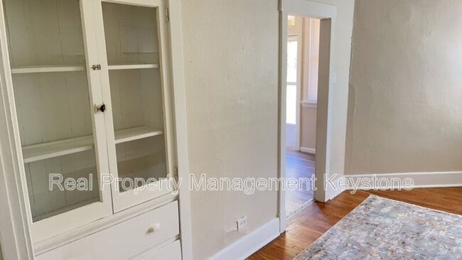 Building Photo - 33 Merritt Ave