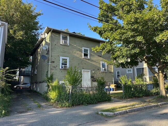 Building Photo - 60 6th Ave
