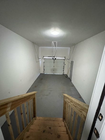 Building Photo - 94 Barton Pl