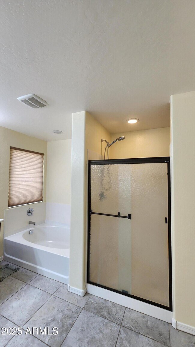 Building Photo - 21341 N Liles Ln