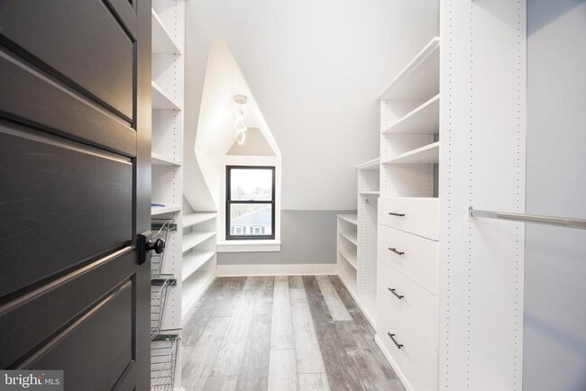 Building Photo - 313 Chestnut St