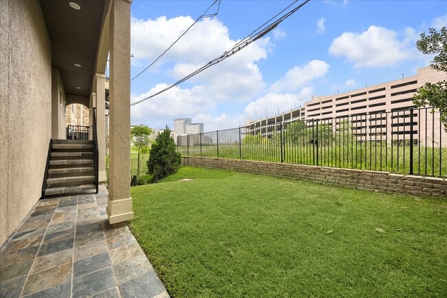 Building Photo - 6832 Staffordshire Blvd
