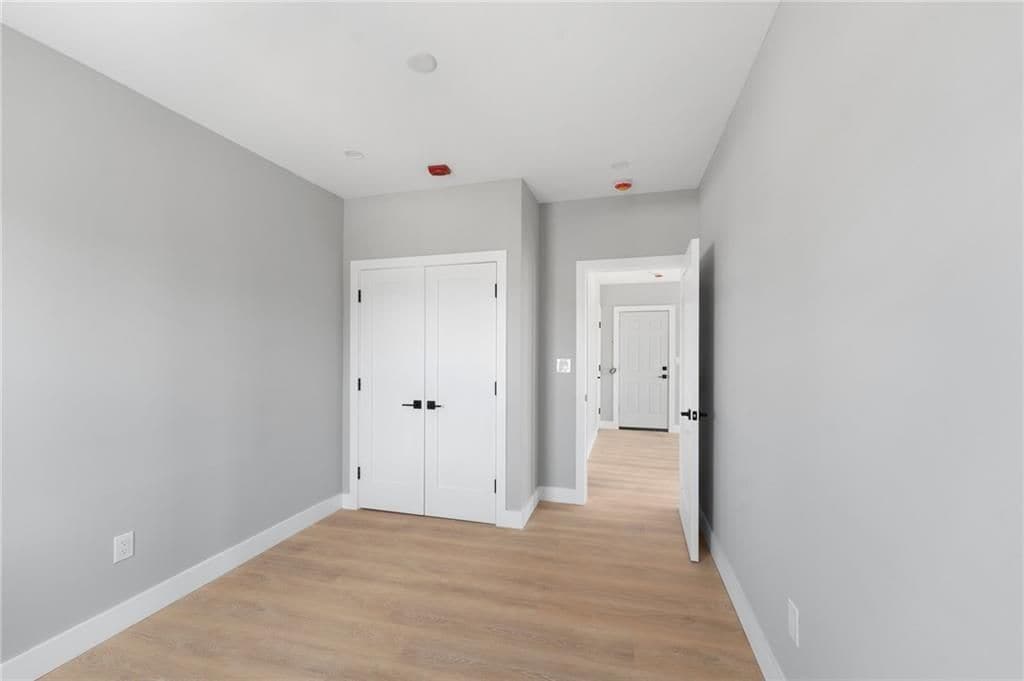 Building Photo - 735 Broadway, 3F