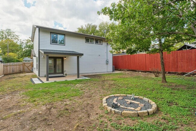 Building Photo - 500 Arbor Ln