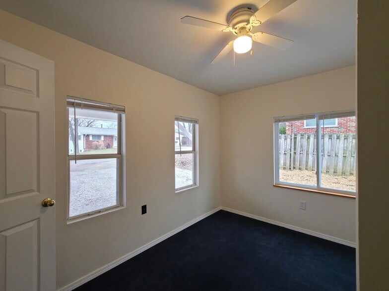 Building Photo - 3125 Phils Dr