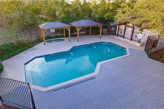 Building Photo - 9200 Hurley Cove