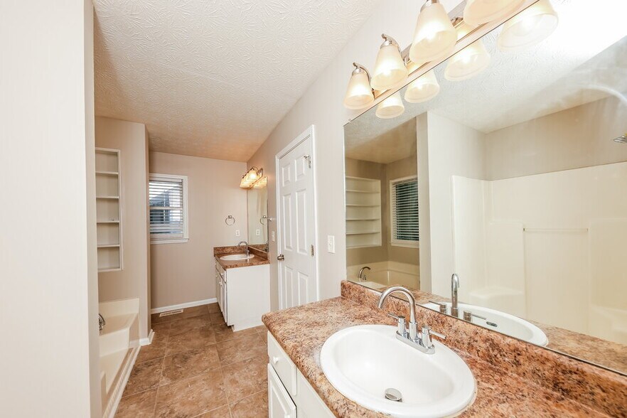 Building Photo - 524 Legacy Park Dr