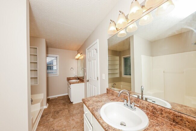 Building Photo - 524 Legacy Park Dr