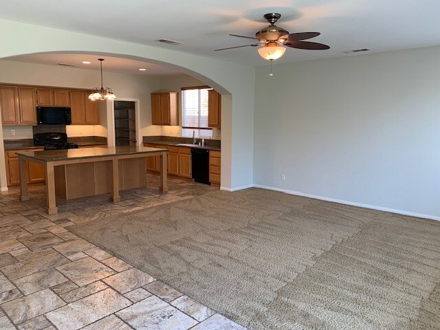 Building Photo - 84126 Canzone Dr