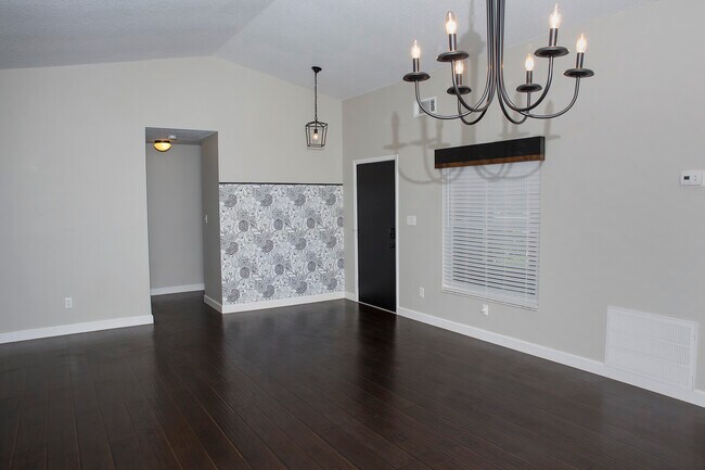 Building Photo - 1931 Tarpon Ct