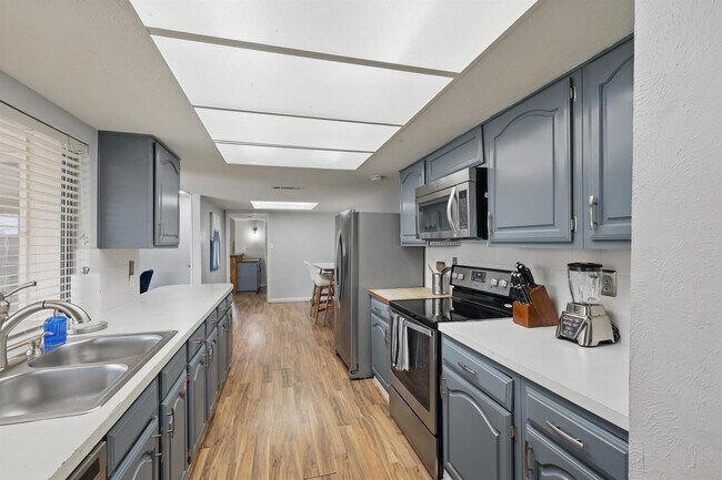 Building Photo - 3454 Livingston Ln