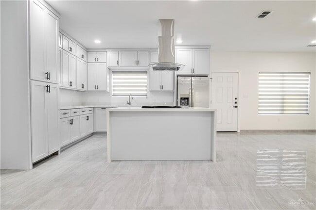 Building Photo - 23 Cassandra St