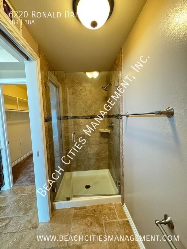 Building Photo - 6220 Ronald Dr