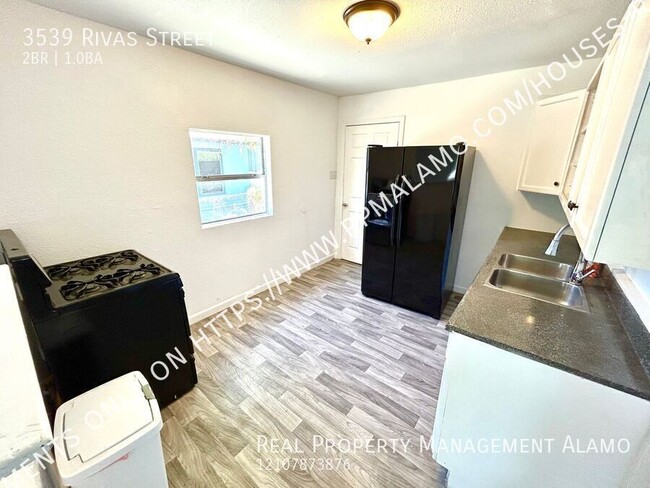 Building Photo - **APPLICATION RECEIVED** **MOVE-IN SPECIAL...