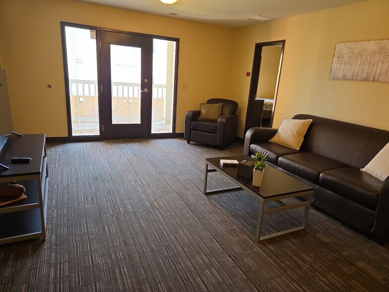 Building Photo - 1695 N Lexington-Springmill Rd