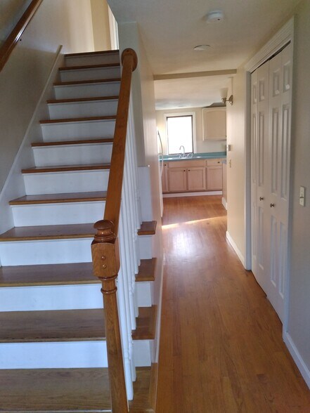 Building Photo - 43B Sherman Ave