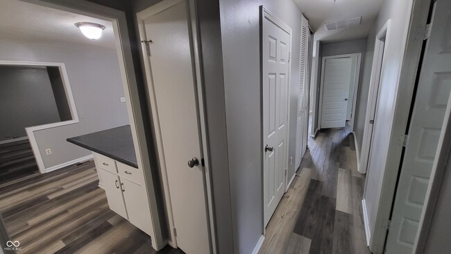 Building Photo - 4131 Mellis Dr