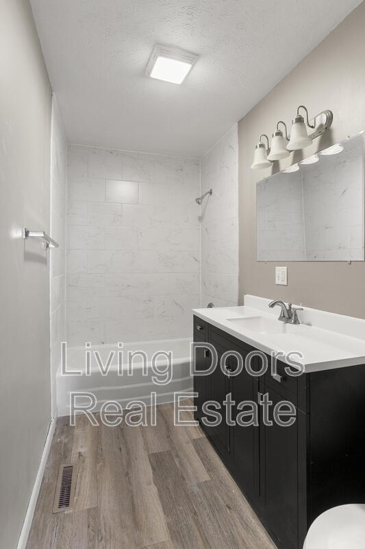 Building Photo - 348 S 5th St