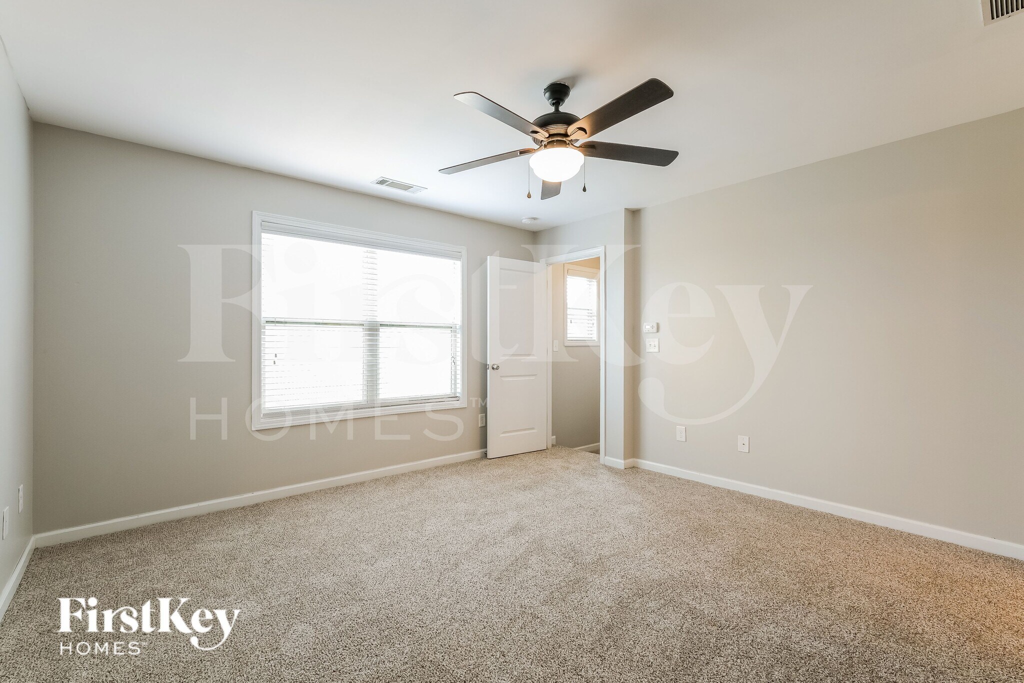 Building Photo - 4475 Clubside Dr