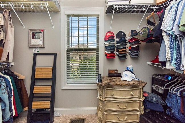 Building Photo - READY FOR SHOWINGS! 4BR Home in Blackman School district