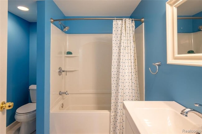 Building Photo - 41063 Millbrook Dr