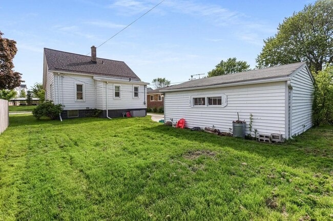 Building Photo - 22713 Lanse St