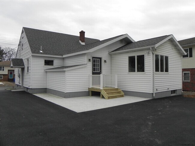 Building Photo - 53 Tremont St