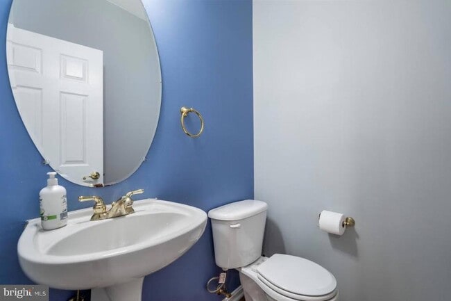 Building Photo - 8648 Royal Worcester Ln