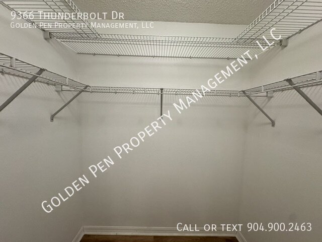Building Photo - 9366 Thunderbolt Dr