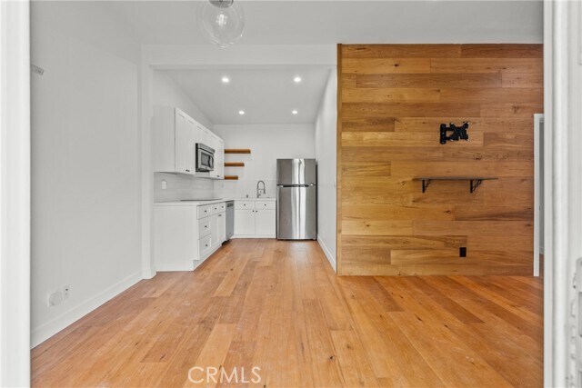 Building Photo - 23036 Burbank Blvd