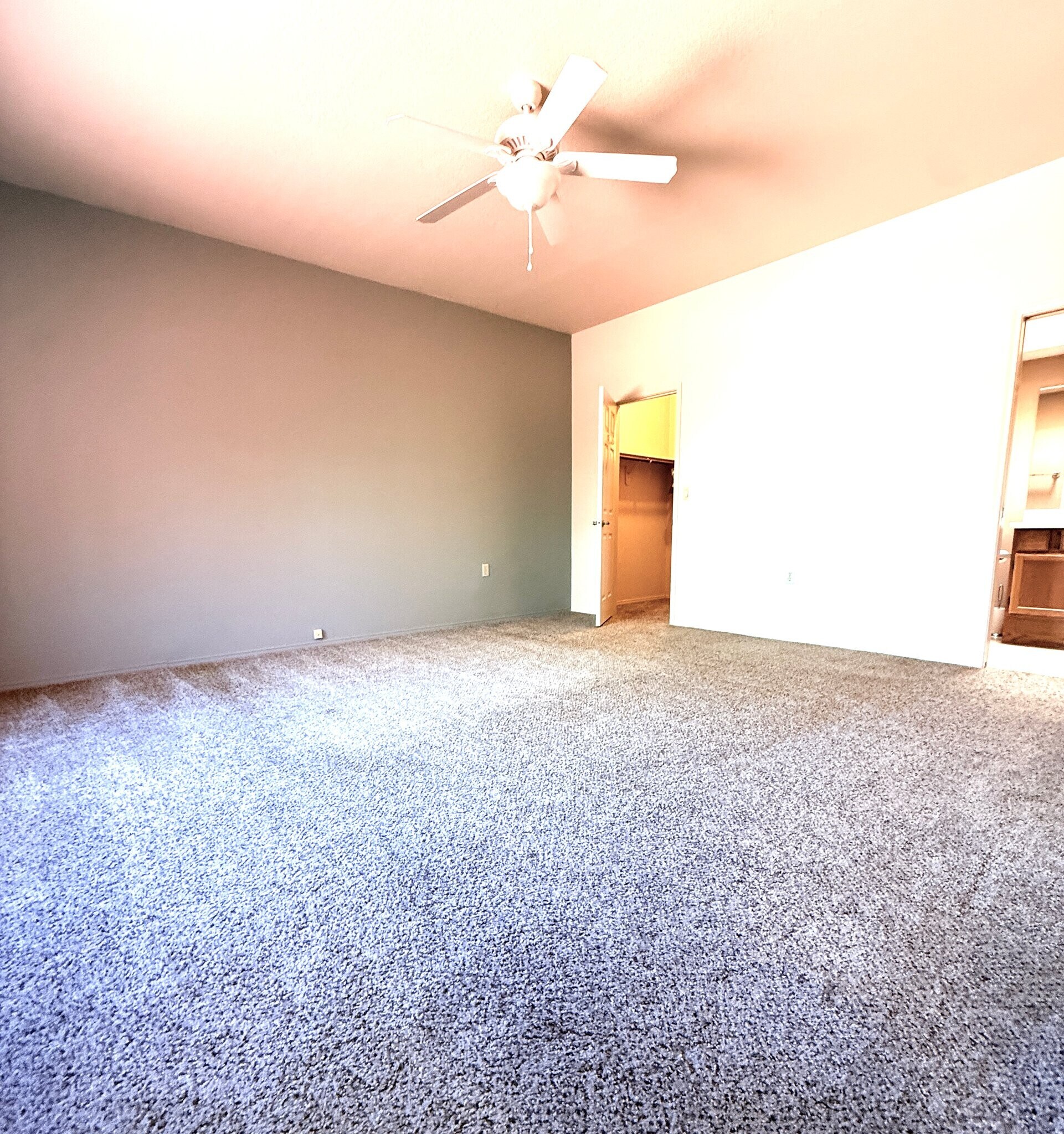 Building Photo - 8631 N Little Oak Ln